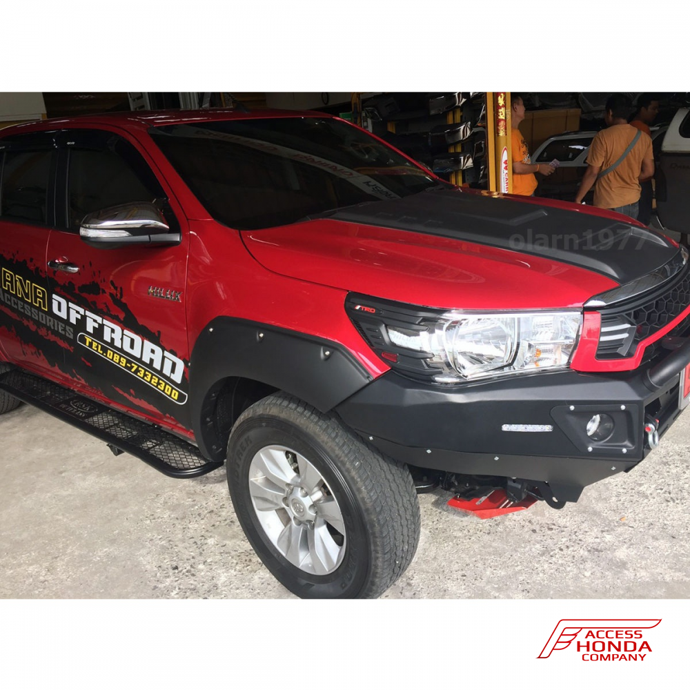 Накладка на капот Toyota Hilux 2015-2016 Накладка на капот Toyota Hilux 2015-2016